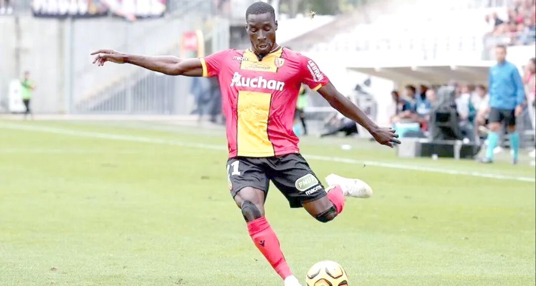 爱游戏网址 -赛后法国杯焦点战;阿斯顿维拉外线爆发;震撼外界;球探报告显示潜力