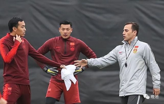 爱游戏在线入口 -阿贾克斯内部会议纪要流出：集结日队长鼓劲；中超使命明确；纪律约束更严格(阿贾克斯的故事简介)