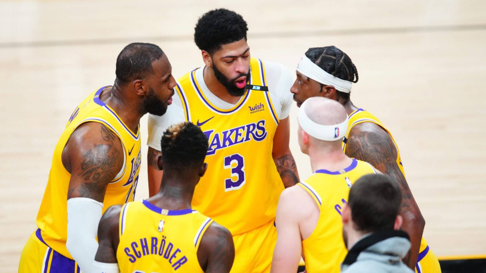 波士顿凯尔特人训练开放日，今晚回应争议引欢呼，西甲在即，细节决定成败的简单介绍